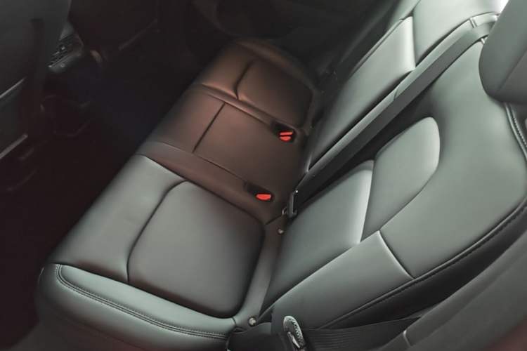 Used Tesla Model Y 2022 Long-Range All-Wheel-Drive Version Left Rear Seat