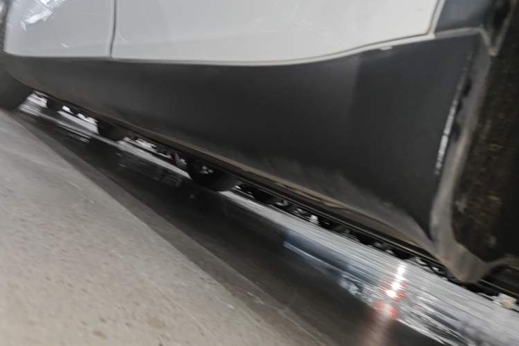 Used Tesla Model Y 2022 Rear-Wheel-Drive Version Left Side Sill