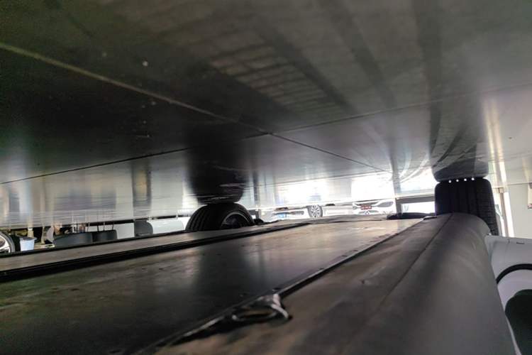 Used Tesla Model Y 2022 Long-Range All-Wheel-Drive Version Left Side Sill