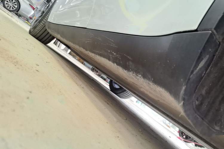 Used Tesla Model Y 2022 Rear-Wheel-Drive Version Left Side Sill