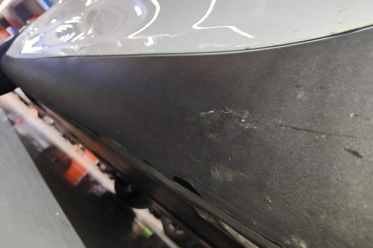 Used Tesla Model Y 2022 Performance High-Performance All-Wheel-Drive Version Left Side Sill