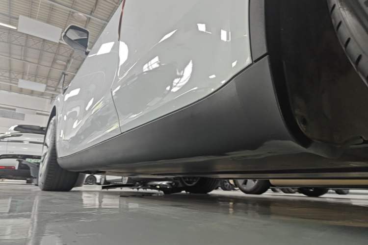 Used Tesla Model Y 2022 Revised Version Rear-Wheel Drive Left Side Sill