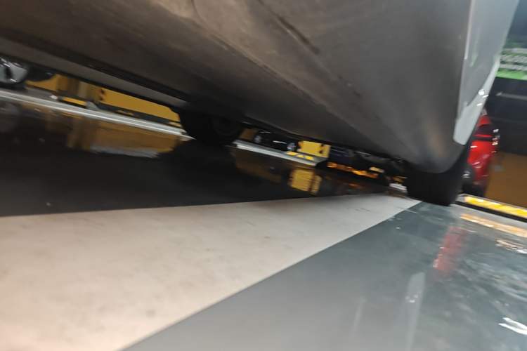 Used Tesla Model Y 2022 Revised Version Long-Range All-Wheel Drive Left Side Sill