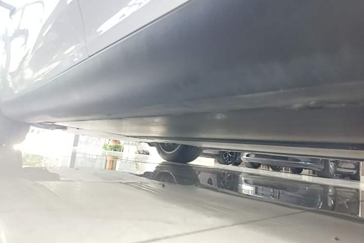 Used Tesla Model Y 2022 Revised Version Rear-Wheel Drive Left Side Sill
