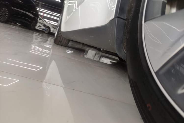 Used Tesla Model Y 2022 Revised Version Rear-Wheel Drive Left Side Sill