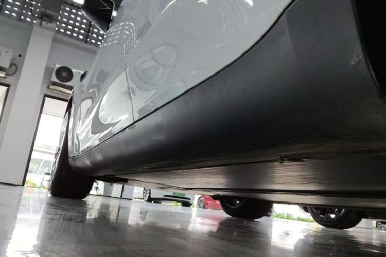 Used Tesla Model Y 2022 Revised Version Long-Range All-Wheel Drive Left Side Sill