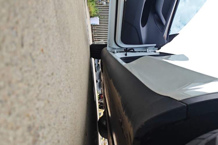 Used Tesla Model Y 2022 Revised Version Rear-Wheel Drive Left Side Sill