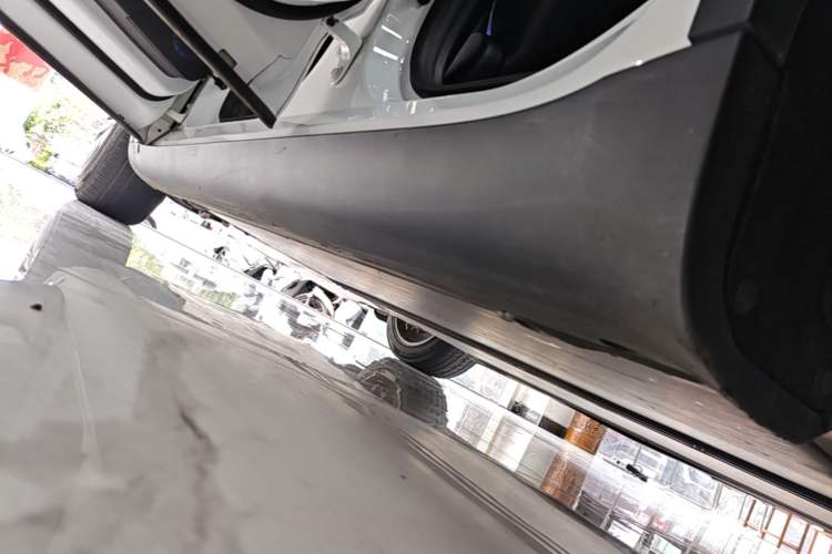 Used Tesla Model Y 2022 Rear-Wheel-Drive Version Left Side Sill