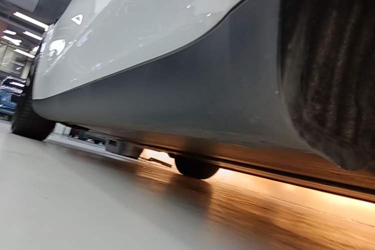 Used Tesla Model Y 2022 Revised Version Rear-Wheel Drive Left Side Sill