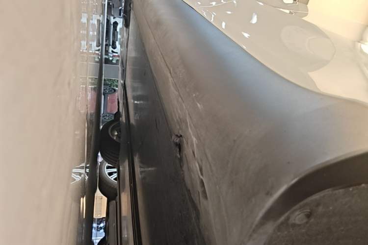 Used Tesla Model Y 2022 Revised Version Rear-Wheel Drive Left Side Sill