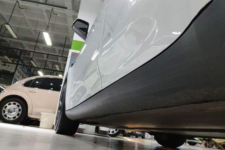 Used Tesla Model Y 2022 Rear-Wheel-Drive Version Left Side Sill