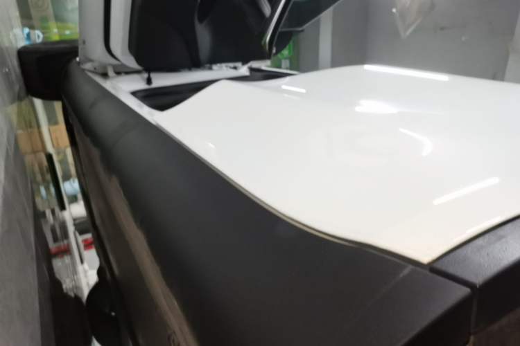 Used Tesla Model Y 2022 Performance High-Performance All-Wheel-Drive Version Left Side Sill