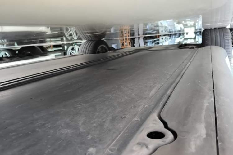 Used Tesla Model Y 2022 Revised Version Rear-Wheel Drive Left Side Sill