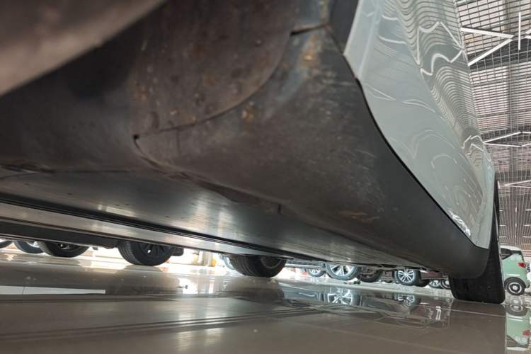 Used Tesla Model Y 2022 Rear-Wheel-Drive Version Left Side Sill