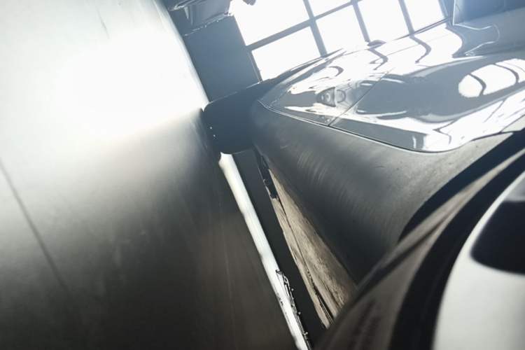 Used Tesla Model Y 2022 Performance High-Performance All-Wheel-Drive Version Left Side Sill