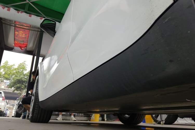 Used Tesla Model Y 2022 Rear-Wheel-Drive Version Left Side Sill