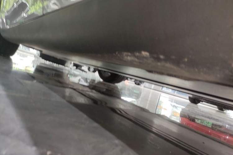 Used Tesla Model Y 2022 Rear-Wheel-Drive Version Left Side Sill