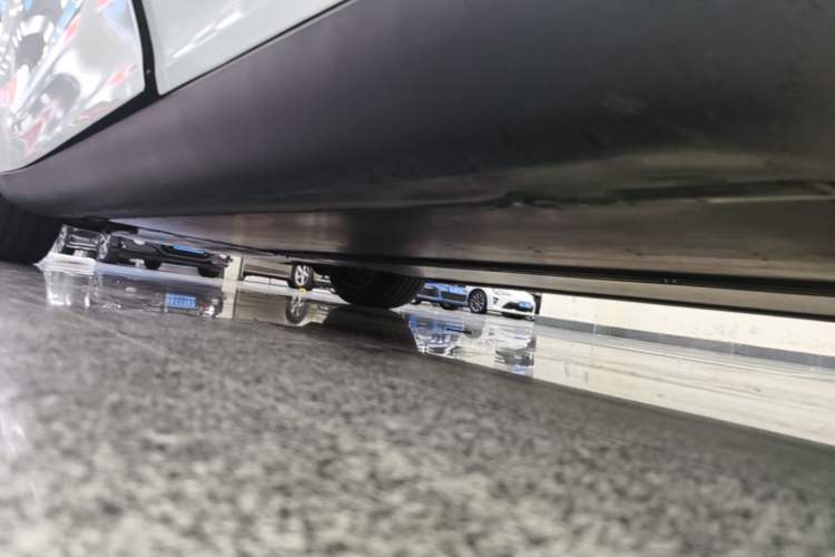 Used Tesla Model Y 2022 Revised Version Rear-Wheel Drive Left Side Sill