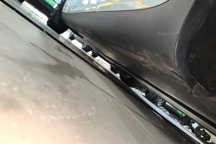 Used Tesla Model Y 2022 Revised Version Rear-Wheel Drive Left Side Sill