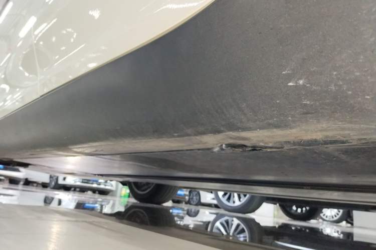 Used Tesla Model Y 2022 Rear-Wheel-Drive Version Left Side Sill