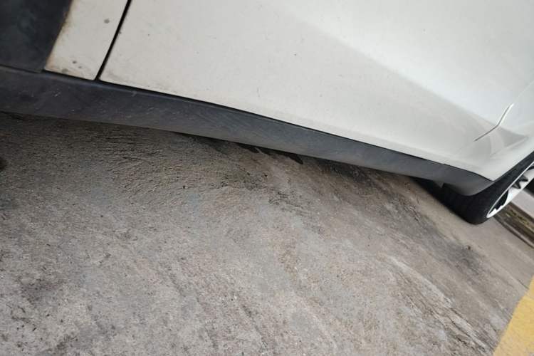 Used Tesla Model Y 2022 Revised Version Rear-Wheel Drive Left Side Sill