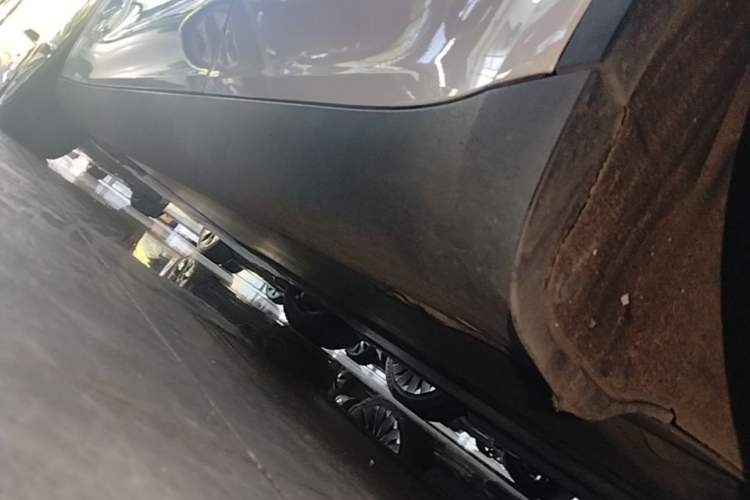Used Tesla Model Y 2022 Revised Version Rear-Wheel Drive Left Side Sill