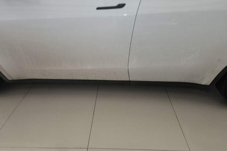 Used Tesla Model Y 2022 Revised Version Long-Range All-Wheel Drive Left Side Sill