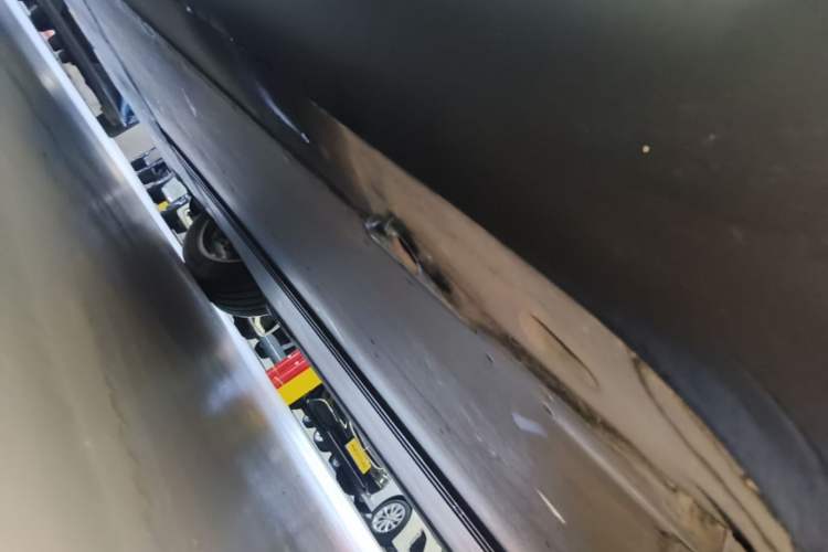 Used Tesla Model Y 2022 Revised Version Long-Range All-Wheel Drive Left Side Sill