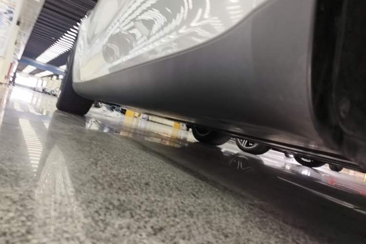 Used Tesla Model Y 2022 Rear-Wheel-Drive Version Left Side Sill