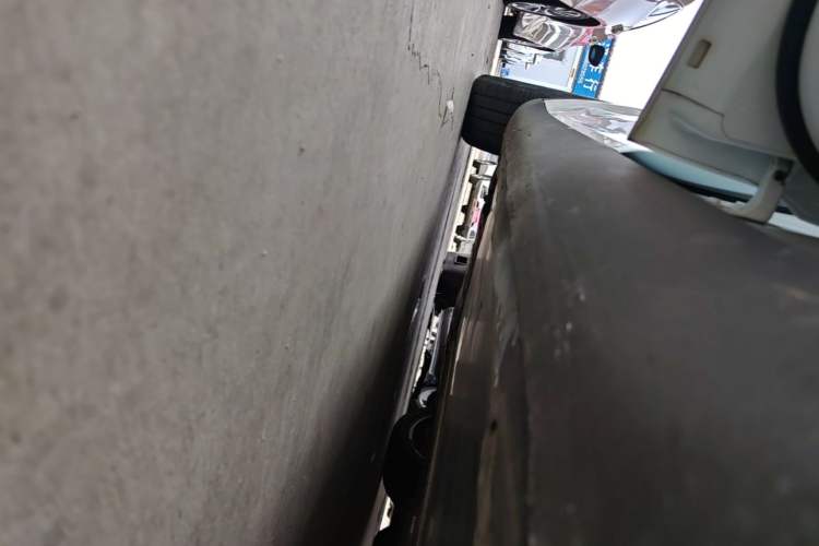 Used Tesla Model Y 2022 Revised Version Long-Range All-Wheel Drive Left Side Sill