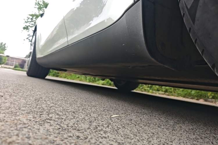 Used Tesla Model Y 2022 Rear-Wheel-Drive Version Left Side Sill