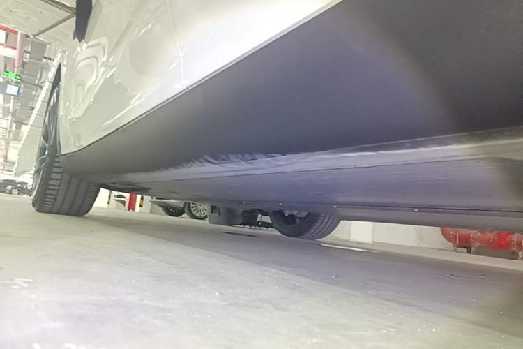 Used Tesla Model Y 2022 Revised Version Rear-Wheel Drive Left Side Sill