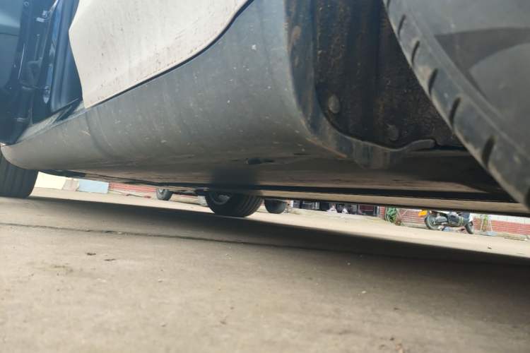 Used Tesla Model Y 2022 Revised Version Rear-Wheel Drive Left Side Sill