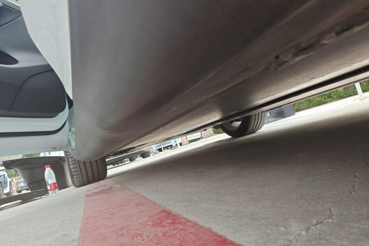 Used Tesla Model Y 2022 Revised Version Rear-Wheel Drive Left Side Sill
