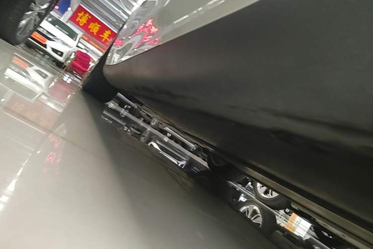 Used Tesla Model Y 2022 Rear-Wheel-Drive Version Left Side Sill