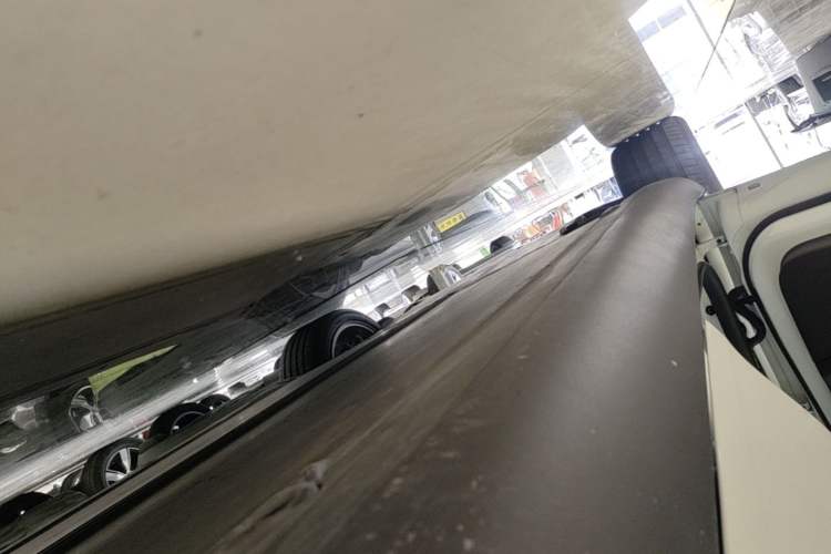 Used Tesla Model Y 2022 Revised Version Rear-Wheel Drive Left Side Sill