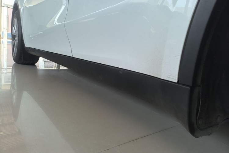 Used Tesla Model Y 2022 Rear-Wheel-Drive Version Left Side Sill