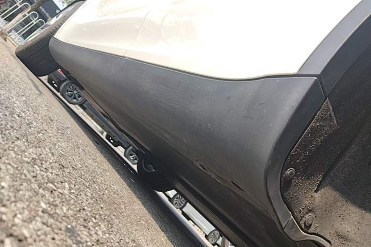 Used Tesla Model Y 2022 Revised Version Rear-Wheel Drive Left Side Sill
