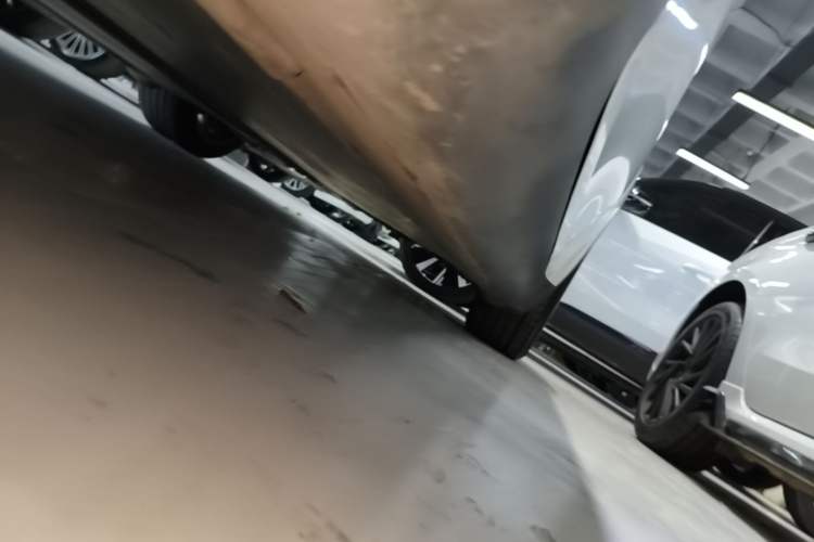 Used Tesla Model Y 2022 Revised Version Long-Range All-Wheel Drive Left Side Sill