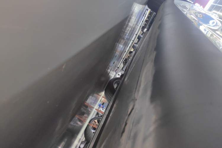Used Tesla Model Y 2022 Revised Version Rear-Wheel Drive Left Side Sill