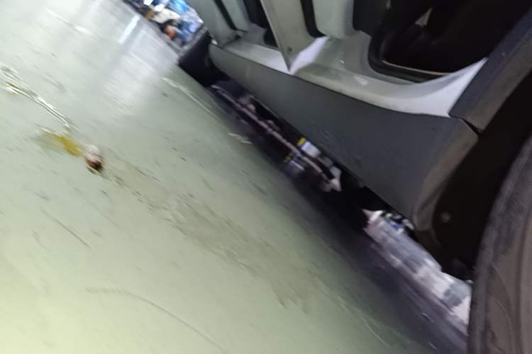 Used Tesla Model Y 2022 Performance High-Performance All-Wheel-Drive Version Left Side Sill