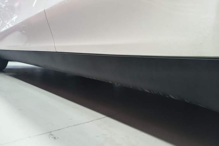 Used Tesla Model Y 2022 Revised Version Rear-Wheel Drive Left Side Sill