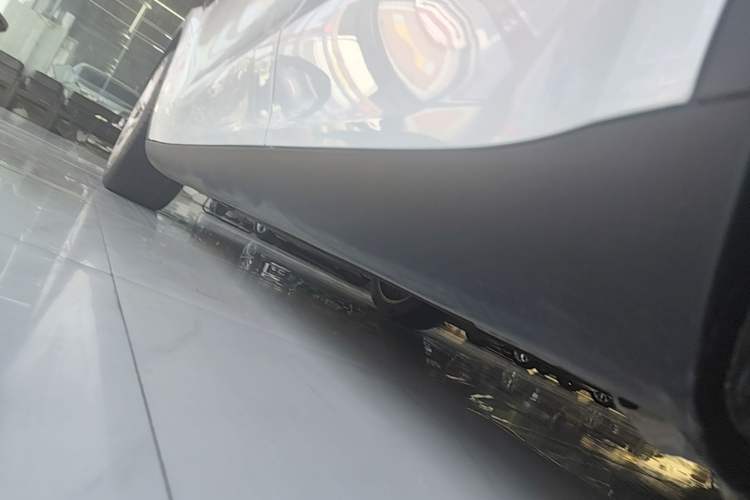 Used Tesla Model Y 2022 Rear-Wheel-Drive Version Left Side Sill
