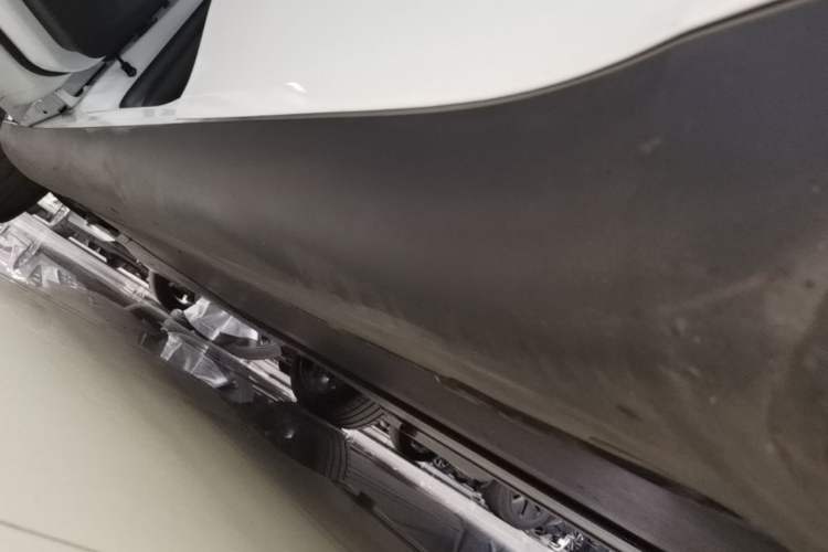 Used Tesla Model Y 2022 Revised Version Rear-Wheel Drive Left Side Sill