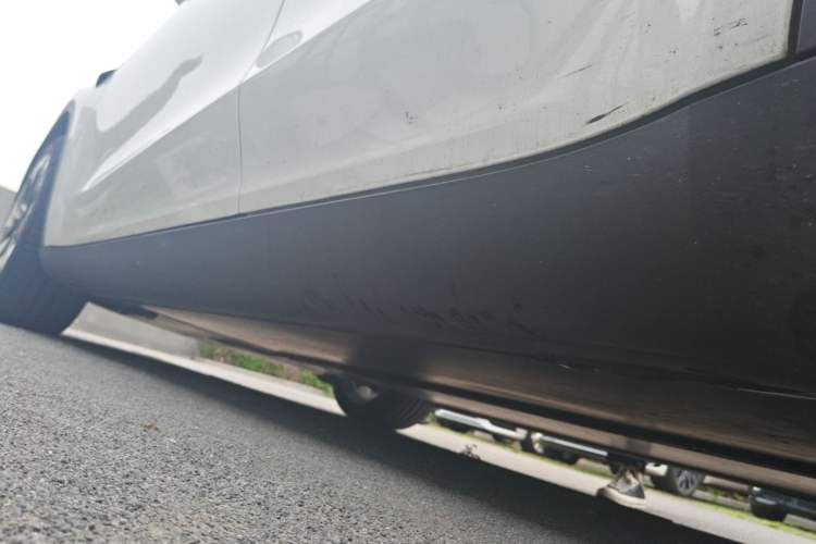 Used Tesla Model Y 2022 Revised Version Rear-Wheel Drive Left Side Sill