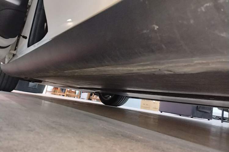Used Tesla Model Y 2022 Rear-Wheel-Drive Version Left Side Sill