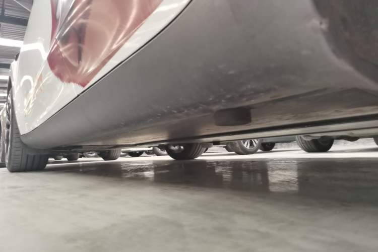 Used Tesla Model Y 2022 Revised Version Long-Range All-Wheel Drive Left Side Sill
