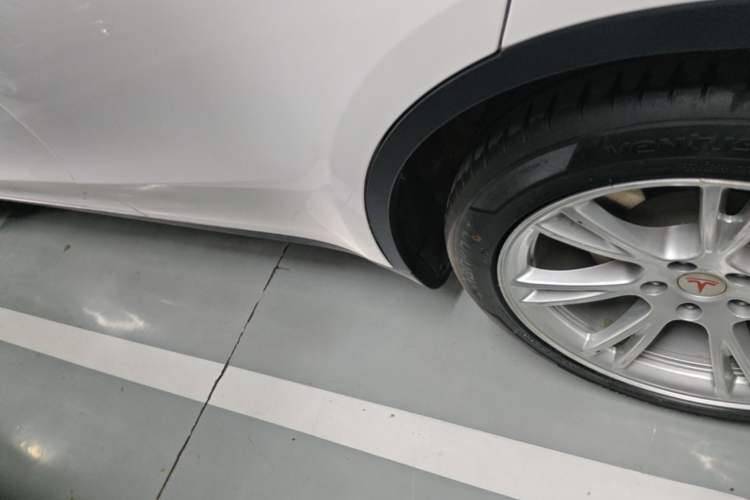 Used Tesla Model Y 2022 Rear-Wheel-Drive Version Left Side Sill