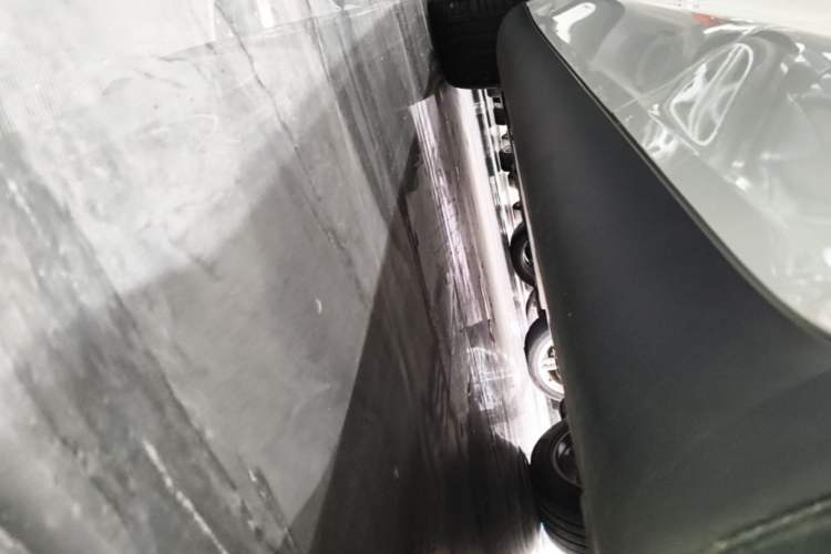 Used Tesla Model Y 2022 Revised Version Rear-Wheel Drive Left Side Sill