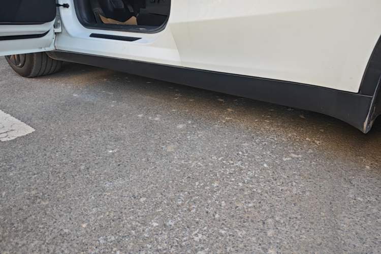 Used Tesla Model Y 2022 Rear-Wheel-Drive Version Left Side Sill